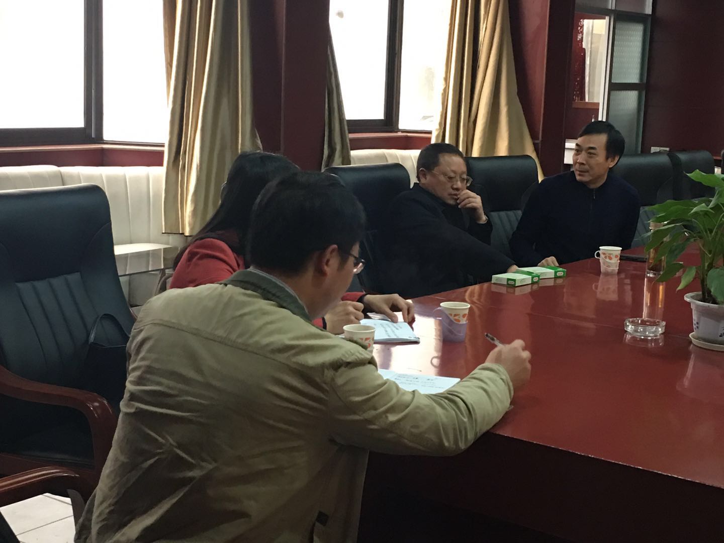 县长娄致文一行莅临诚志永丰药业参观考察